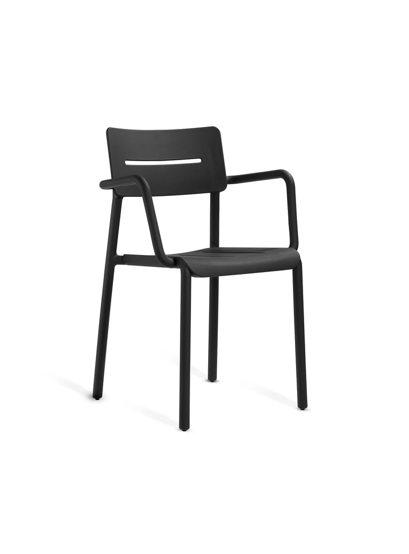 Chaise OUTO noire<br> Avec accoudoirs<br> Intérieur & extérieur