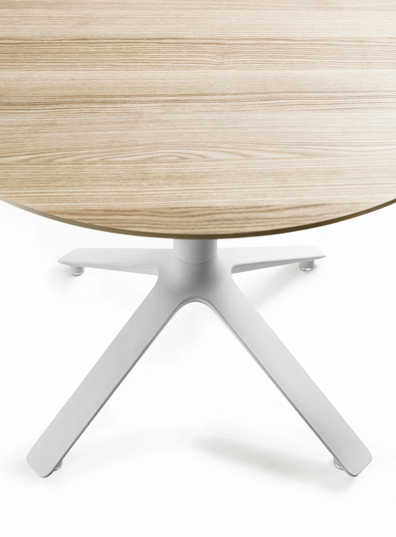 EEX Round Bistro Table with Natural Top – TOOU Design