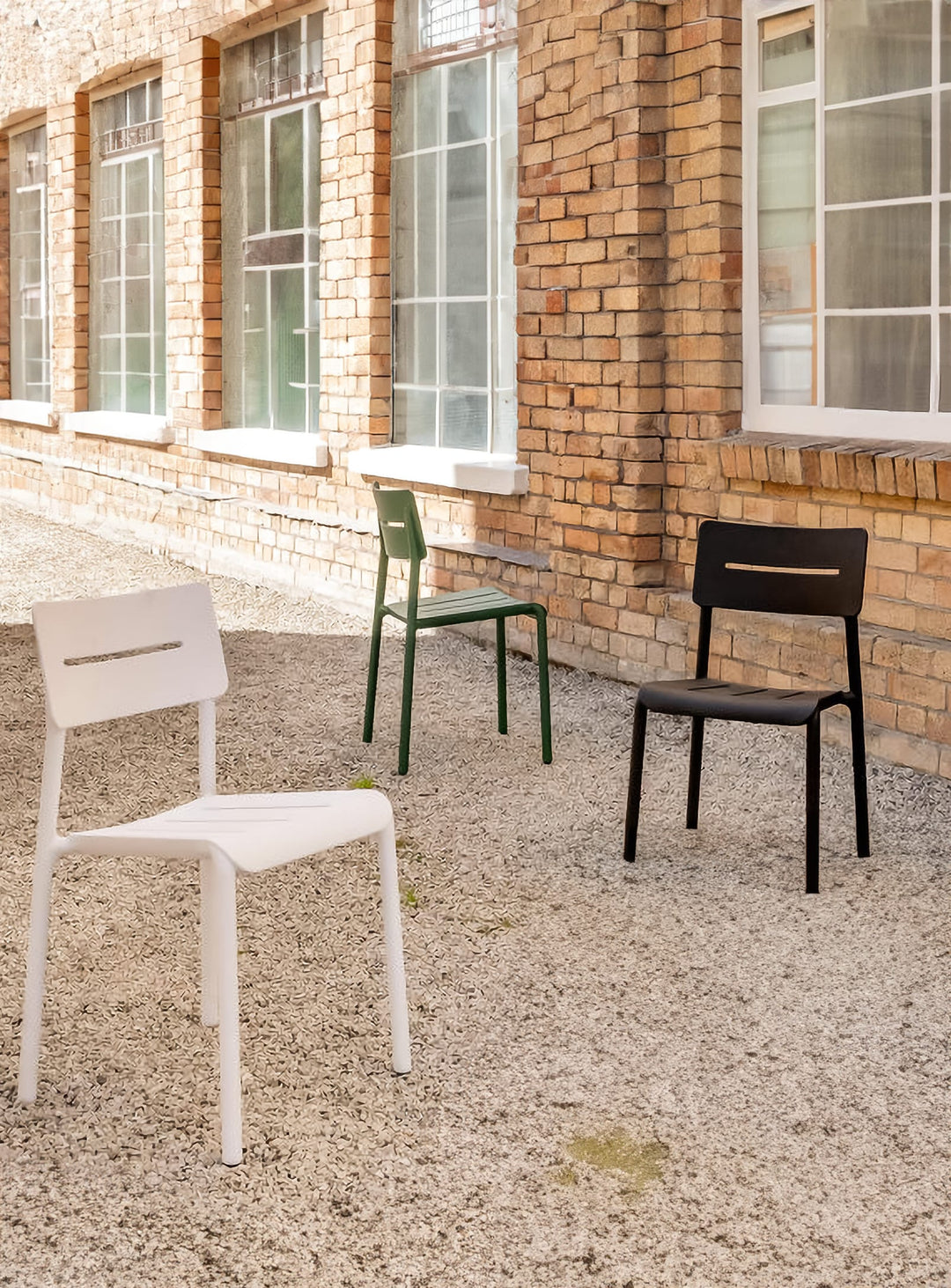 OUTO Chair Dark Green: Indoor & Outdoor Use – TOOU Design