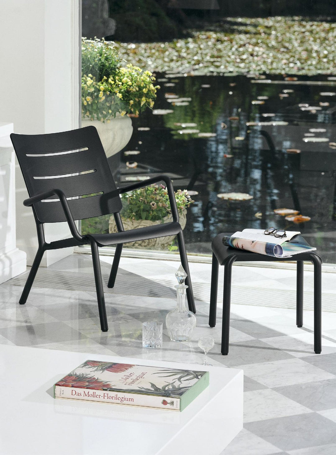 OUTO Lounge Chair Black: Indoor & Outdoor Use – TOOU Design
