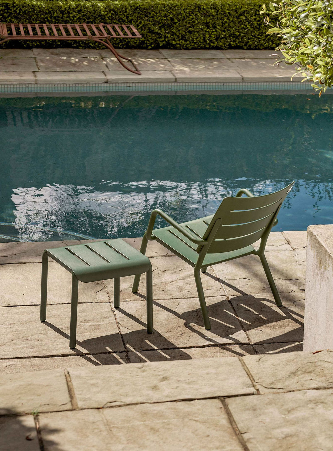 OUTO_LOUNGE_CHAIR_DarkGreen_Li