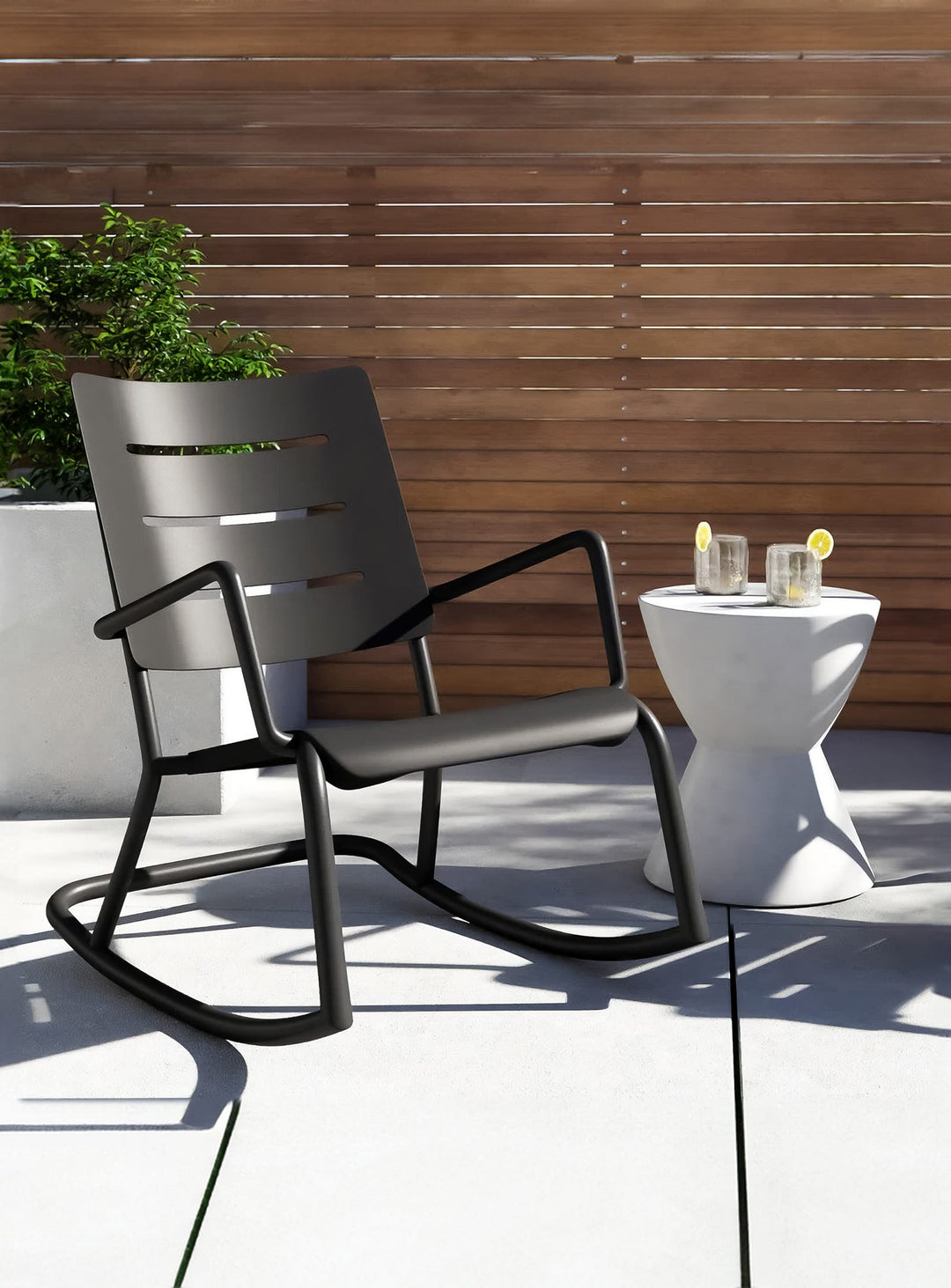 OUTO_ROCKING_CHAIR_Black_Lifes