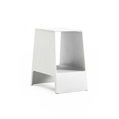 Experience the perfect blend of form and function with Tomo (white) by TOOU Design. This versatile end table is perfect for shared environments and intimate settings.